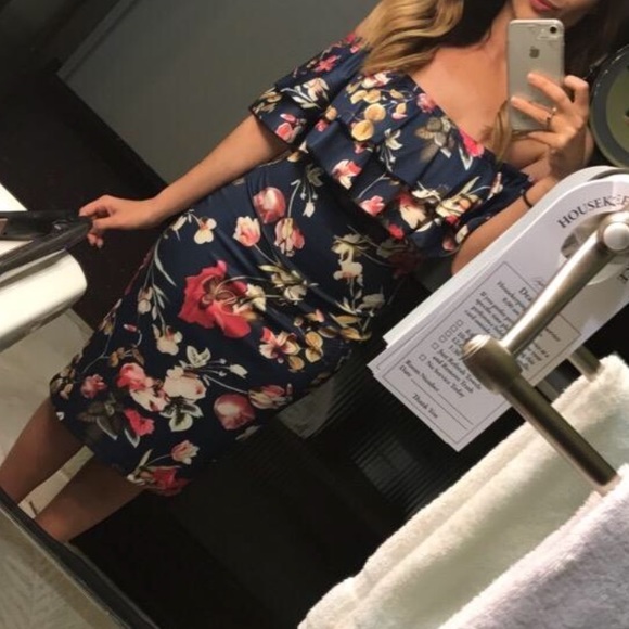 Macy's Dresses & Skirts - Navy Ruffle Floral Off the Shoulder Bodycon Dress✨